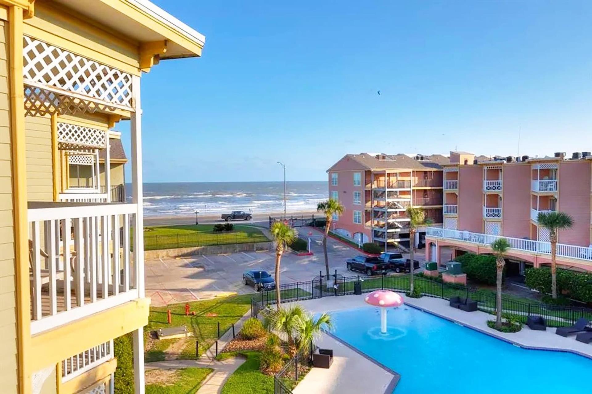 Apartamento Beautiful Ocean Views At The Victorian Galveston Exterior foto